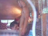 Espiados dos gays follando duro en la caravana del camping - Sexo En Público